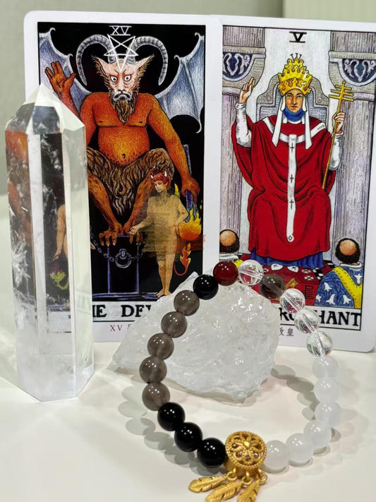 Tarot card reading. Lucky gift.